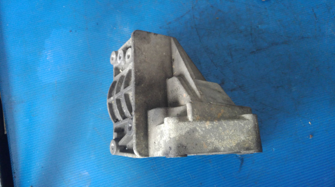 Suport pompa 1.25 b fuja ford fiesta fusion 2s6e3k738ab