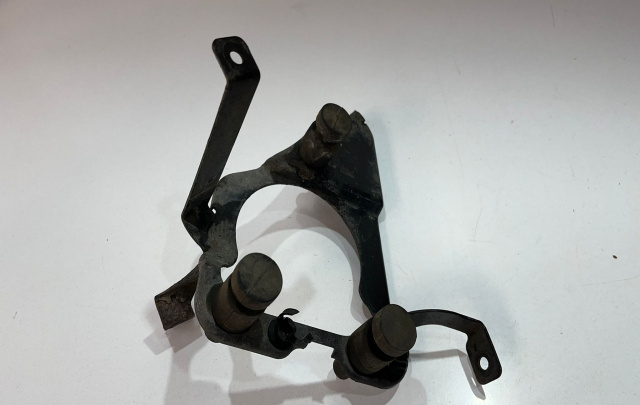 Suport pompa aer secundara 3W0131085J Bentley Continental GTC
