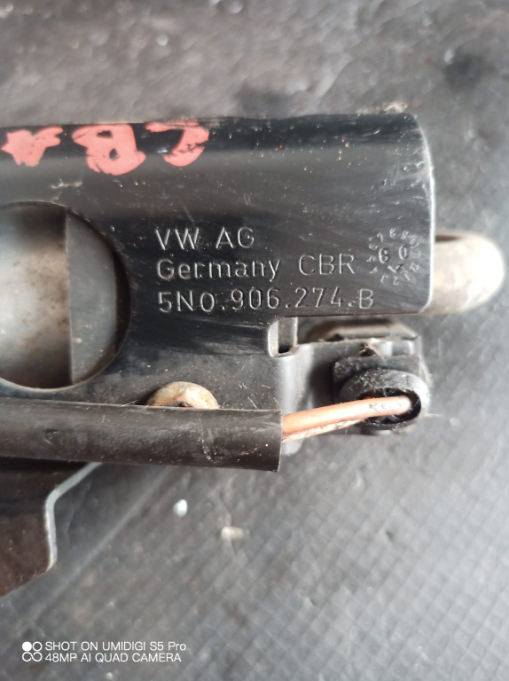 Suport pompa auxiliara combustibil Volkswagen Golf generatia 6 [2008 - 2015] 2.0 tdi CFFB - COD 5n0906274b