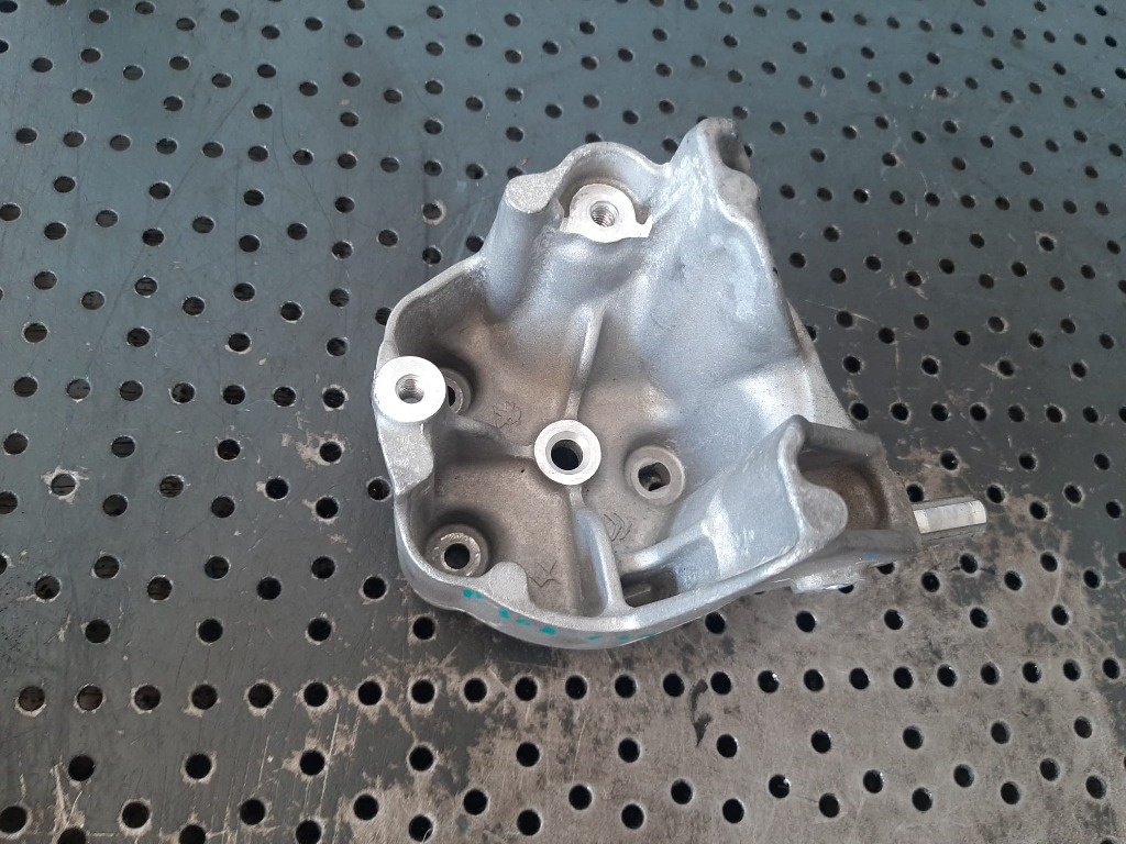 Suport pompa combustibil 1.5 hdi yh01 peugeot 308 3008 9824088780