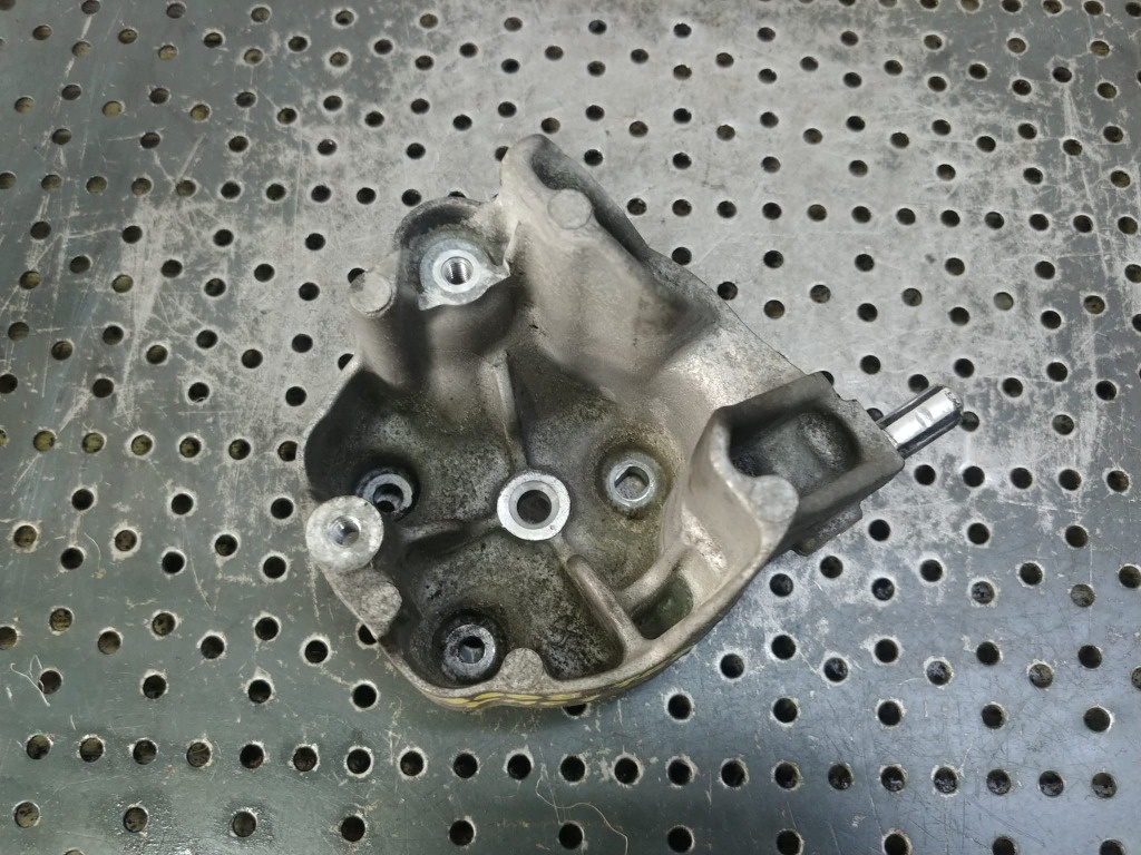 Suport pompa combustibil 1.5 hdi yh01 peugeot 308 3008 9824088780