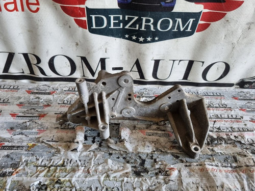 Suport pompa inalta Audi A6 C6 3.0 TDI 239 cai motor CDYA cod piesa : 059130147P
