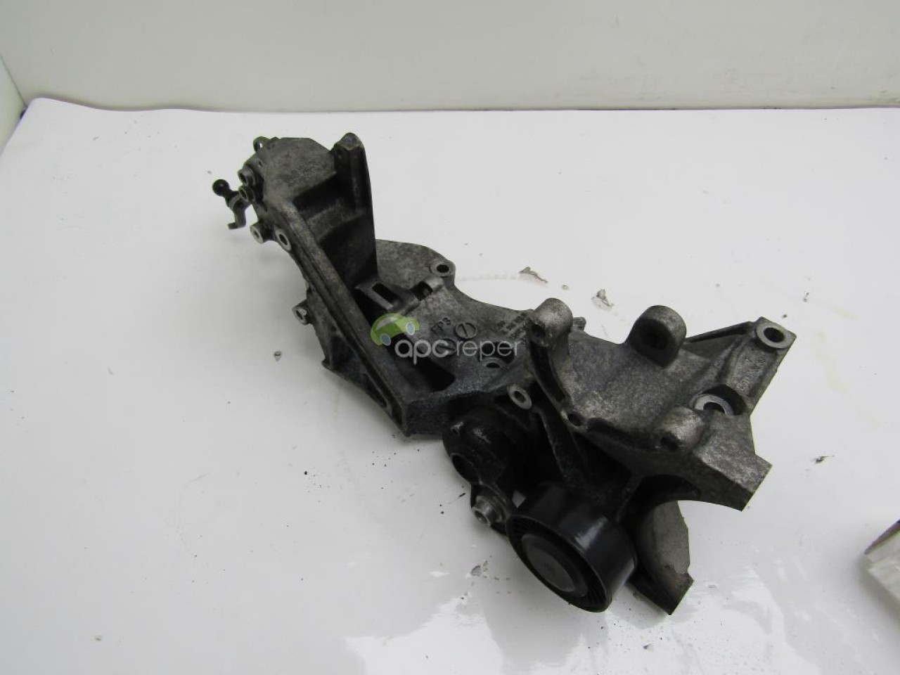 Suport pompa inalta presiune Audi A6 4G 2.0 TDI an 2011 cod 03L903143H
