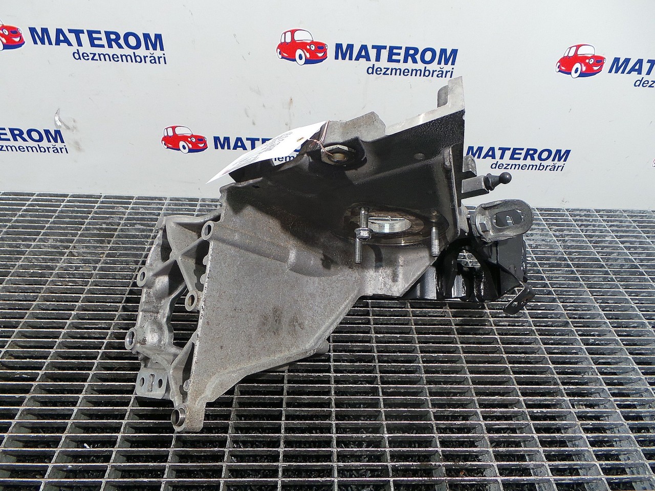 SUPORT POMPA INALTA PRESIUNE OPEL INSIGNIA A20DTH - (2008 2013)