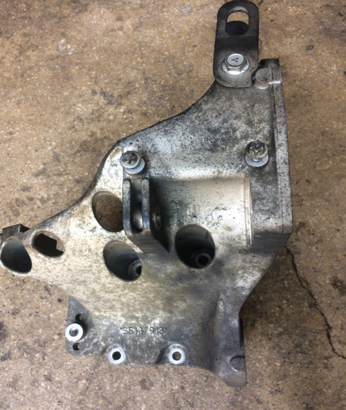 Suport pompa inalta presiune Opel Vectra C [facelift] [2005 - 2009] Liftback 5-usi 1.9 CDTi MT (120 ...