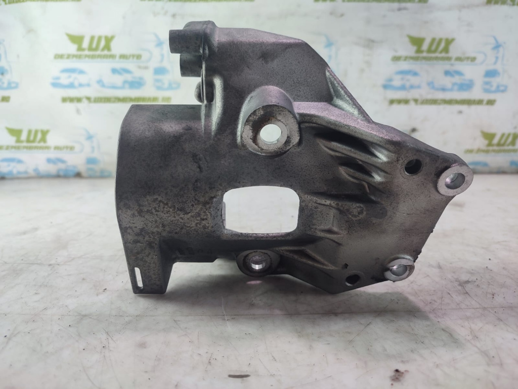 Suport pompa injectie 057130147AF 4.2 tdi CDSB Volkswagen VW Touareg generatia 2 7P [2010 - 2014]