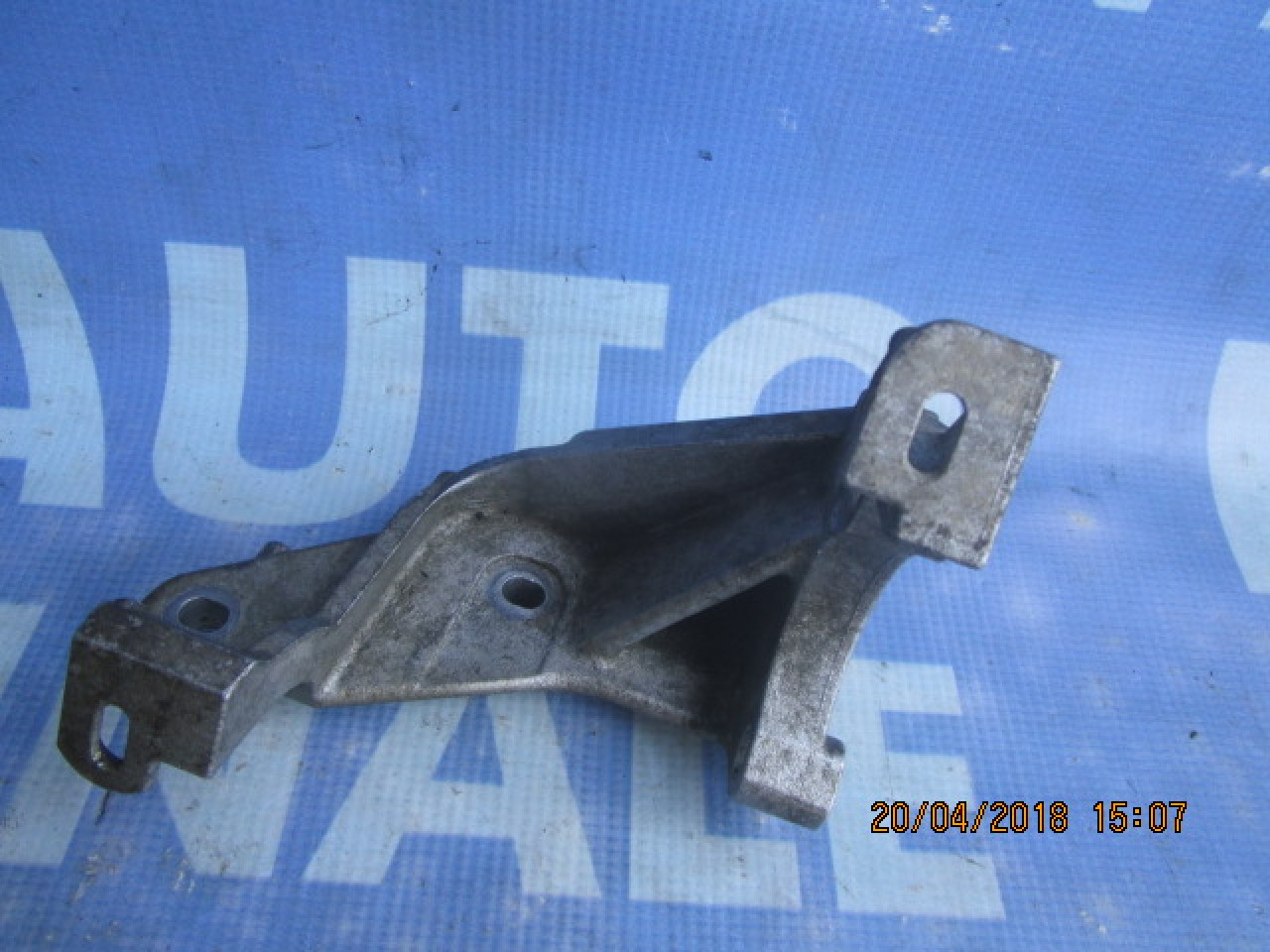 Suport pompa injectie Renault Megane 1.9dci ; 7700115681