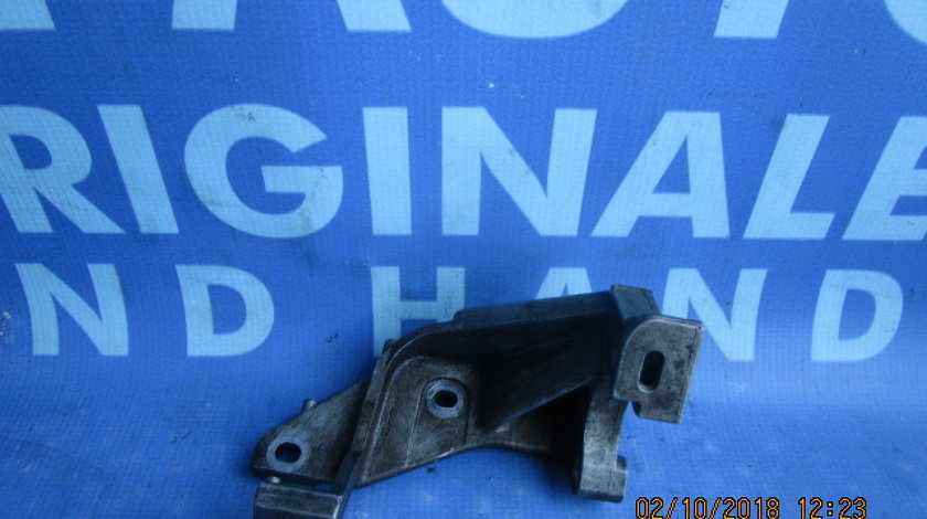 Suport pompa injectie Renault Scenic 1.9dci; 7700115681