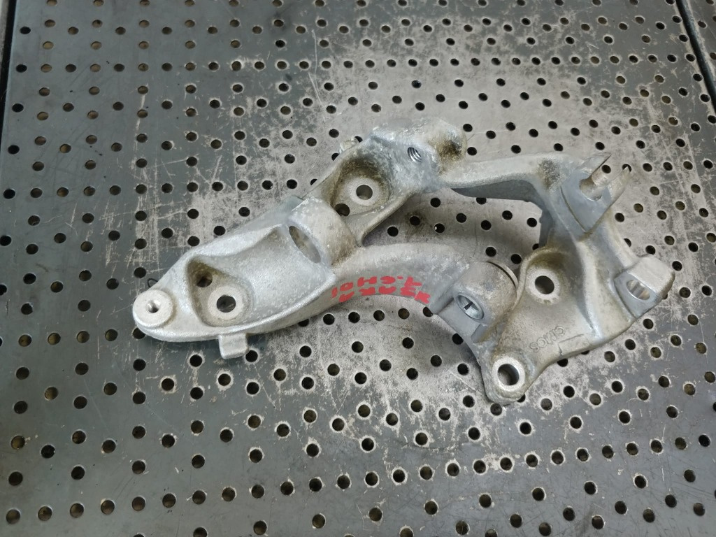 Suport pompa servodirectie 1.6 hdi 9hy peugeot partner citroen xsara c4 9655652980