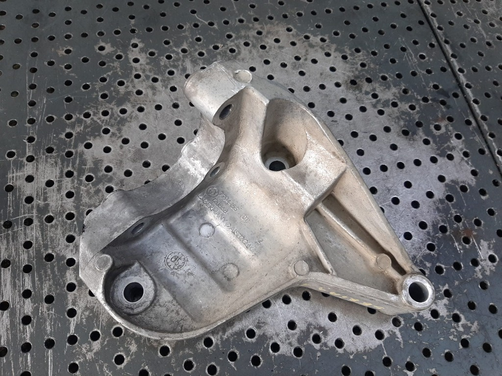 Suport pompa servodirectie 2.0 d 204d4 118d bmw seria 1 e81 e87 7794455