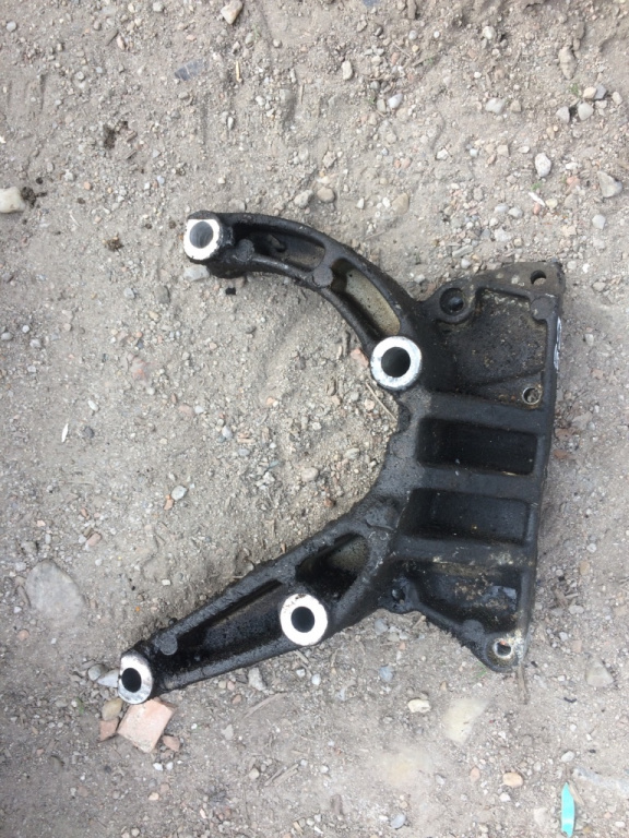 Suport pompa servodirectie Ford Focus [1998 - 2004] wagon 5-usi 1.8 MT (116 hp) (DAW DBW) (DNW-EYDF1) 16V - EYDF