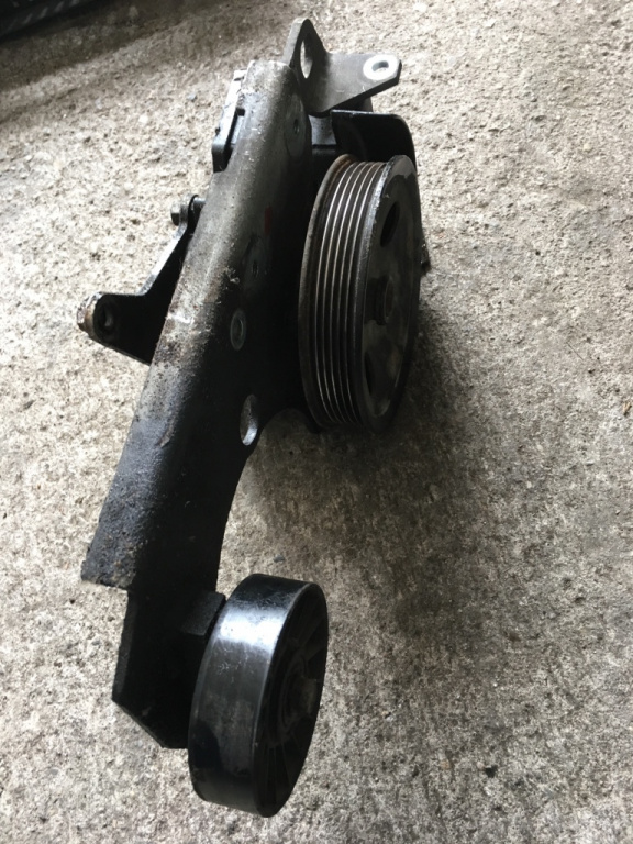 Suport pompa servodirectie Volvo 850 [1992 - 1994] Sedan 2.5 AT (170 hp) (LS) B5254FS