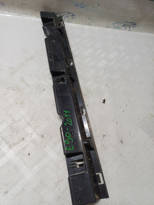 Suport prag stanga BMW Seria 3 E90 - Motorina 2011, -