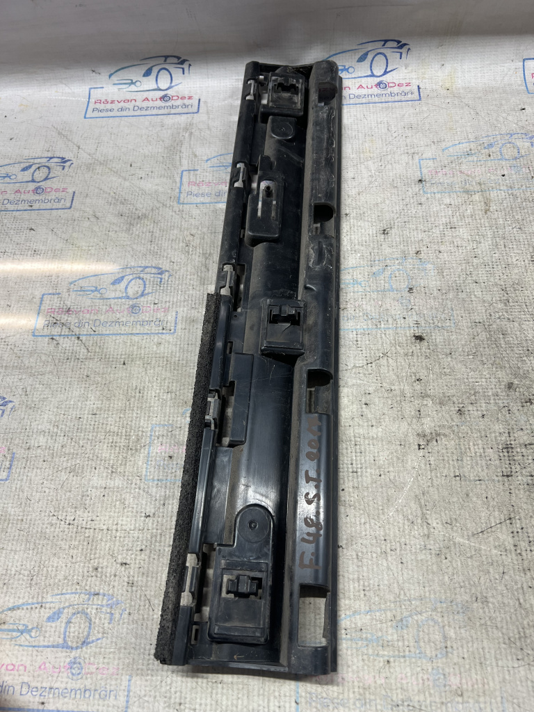 suport prag stanga BMW X1 F48 2017, 51777332331
