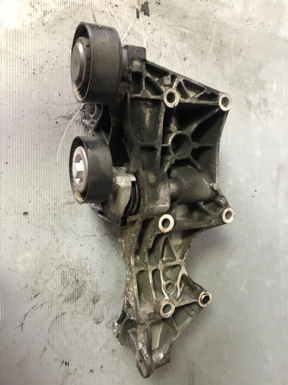 Suport rola accesorii 2.0 tdi audi a4 b7 03g903143 03g903143d