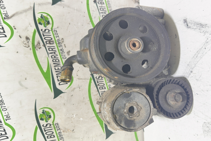 Suport rola accesorii 3K305 Ford Focus [1998 - 2004] Hatchback 5-usi 1.8 MT TDCi (101 hp)