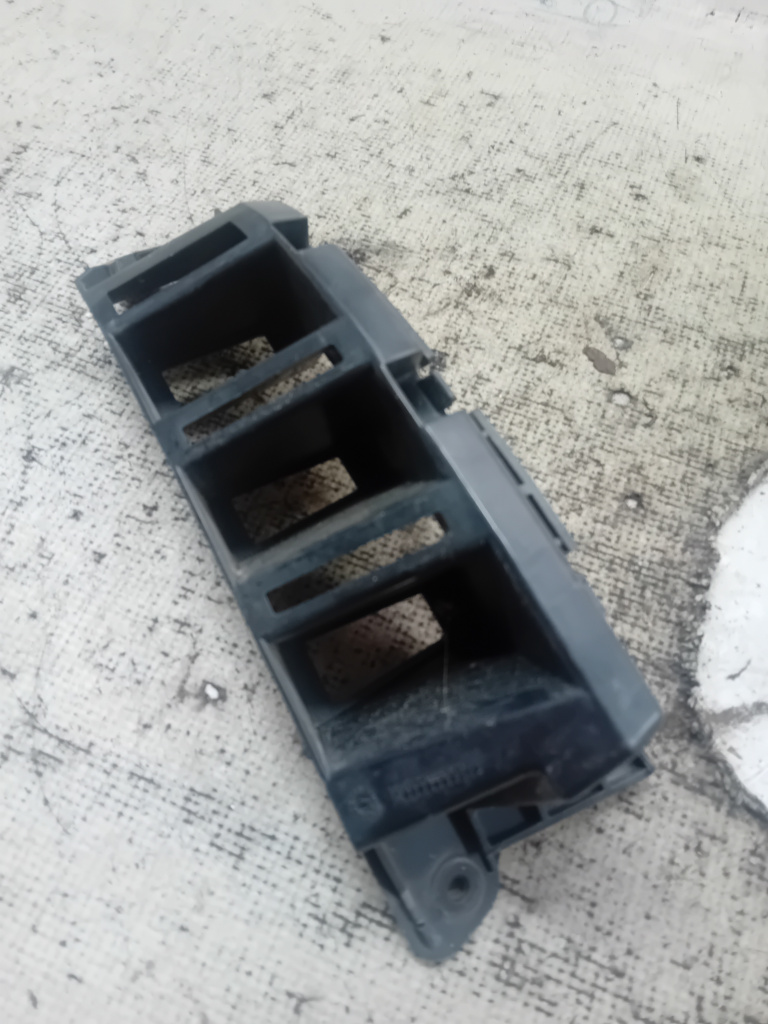 Suport stânga bara fata Seat Toledo 2013, 6JH807293A