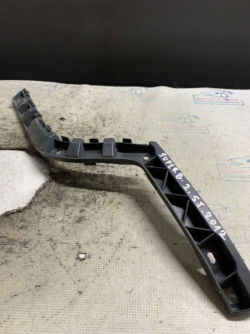 Suport stânga bara spate Skoda Superb 2 - Motorina 2012, 3T5807393