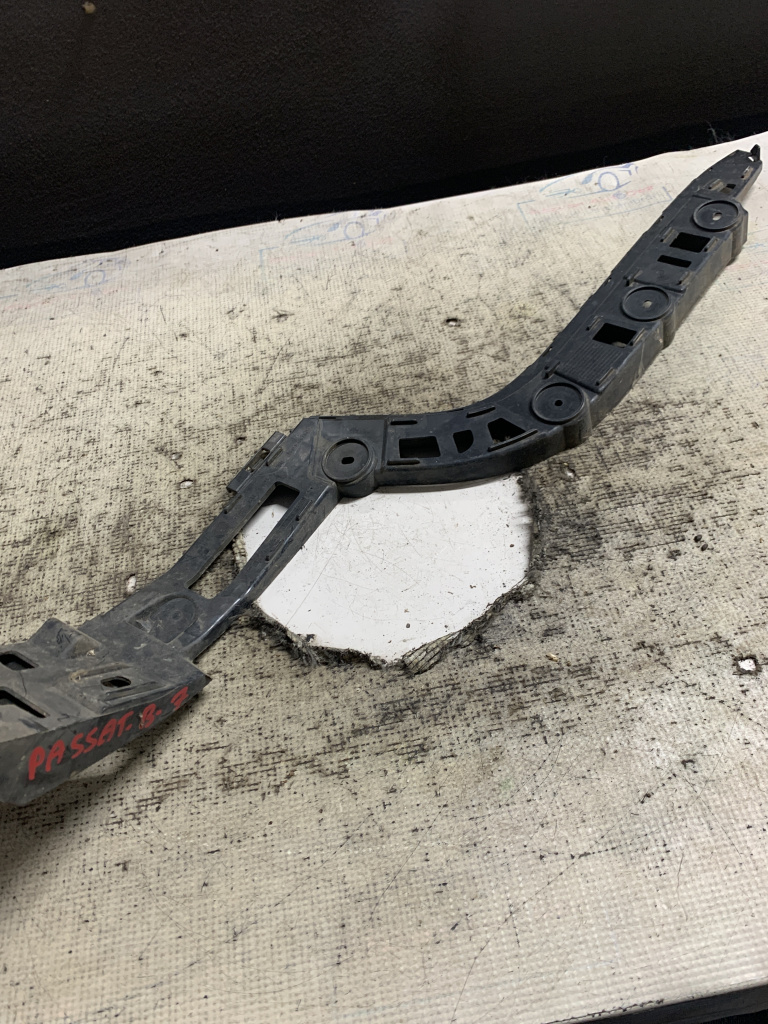 Suport stânga bara spate Volkswagen Passat B7 - Motorina 2010, 3AF807393