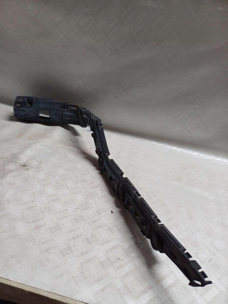 Suport stânga bara spate Volkswagen Passat B7 Berlina - Motorina 2013, 3AE807393