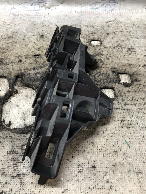 Suport stânga bara spate Volkswagen Passat B8 2015