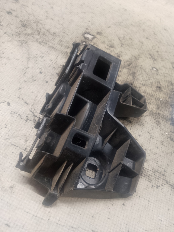 Suport stânga bara spate Volkswagen Passat B8 2015, 3G9807483