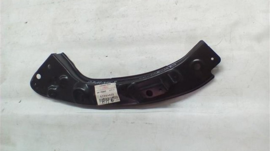 Suport stanga far Mitsubishi Outlander An 2006-2009 cod 5256A425