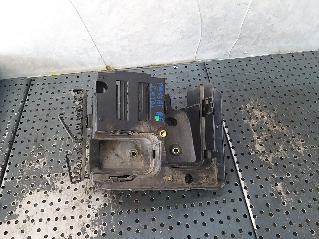 Suport tablou sigurante vw passat b6 3c 1k0907361b
