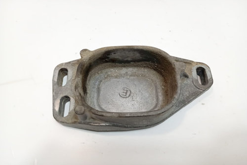 Suport tampon 8D0199335Q Volkswagen VW Passat B5 [1996 - 2000]