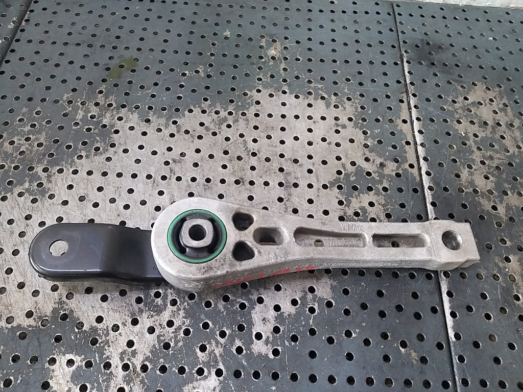 Suport tampon antibalans 2.0 tdi audi a3 8p 1k0199855l