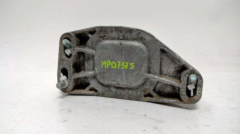 Suport tampon Audi A6 C5 (4B2) Berlina 2002 1.9 TDI OEM 8D0199335Q