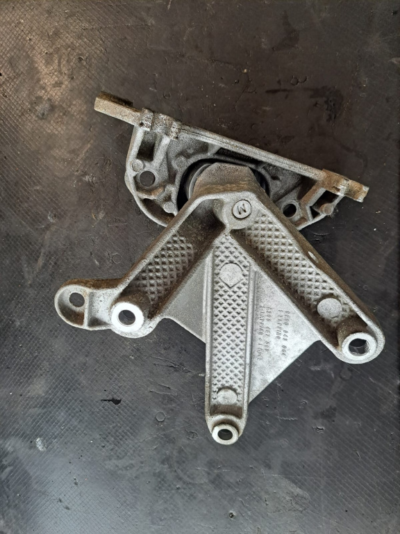 Suport / tampon cutie Renault Megane Clio 3 1.5 DCI - COD 8200043084