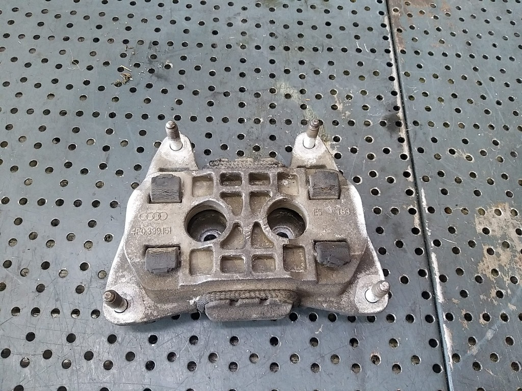 Suport tampon cutie viteze 2.0 tdi audi a6 c6 4f 4f0399151
