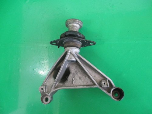 SUPORT / TAMPON CUTIE VITEZE COD 8200013682C RENAULT LAGUNA 2 1.9 DCI FAB. 2001 - 2007 ⭐⭐⭐⭐...
