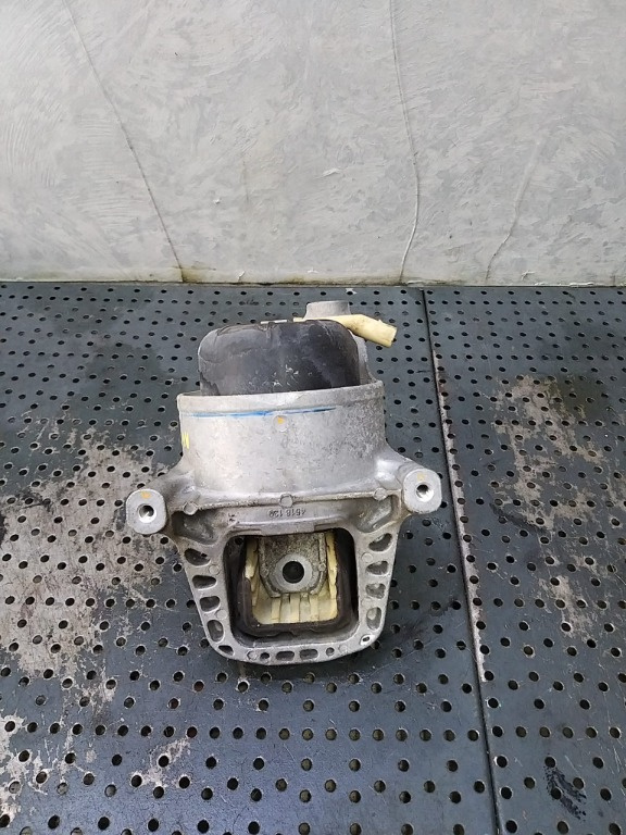Suport tampon motor 2.0 tdi audi a4 b9 8w 8w0199371cp