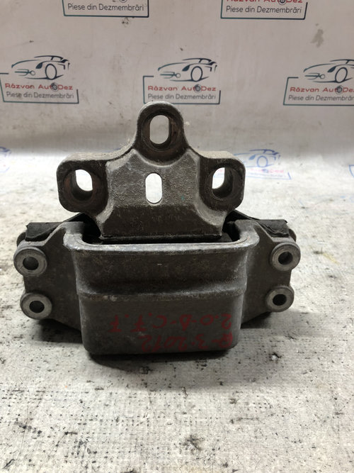 Suport tampon motor Audi Q3 2.0 Motorina 2012, 8J0199555