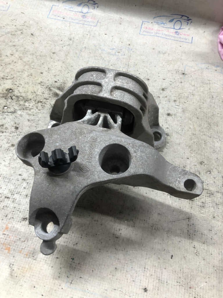 Suport tampon motor Dacia Duster 1.5 Benzina 2013, 112849221R