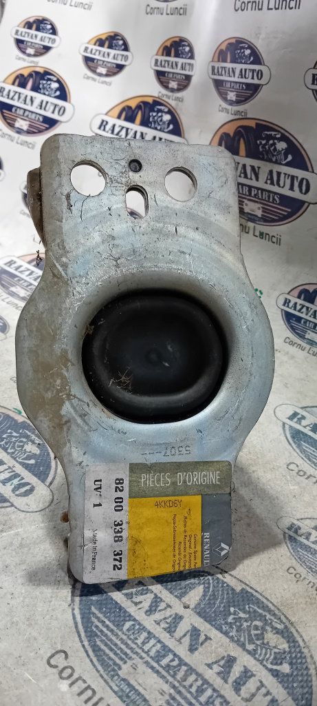 Suport tampon motor Dacia Logan, 8200338372