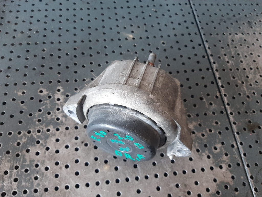 Suport tampon motor dreapta 2.0 d m47 bmw seria 3 e90 13981112