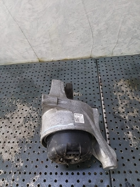 Suport tampon motor dreapta 2.0 tdi audi a4 b9 8w 8w0199372cp