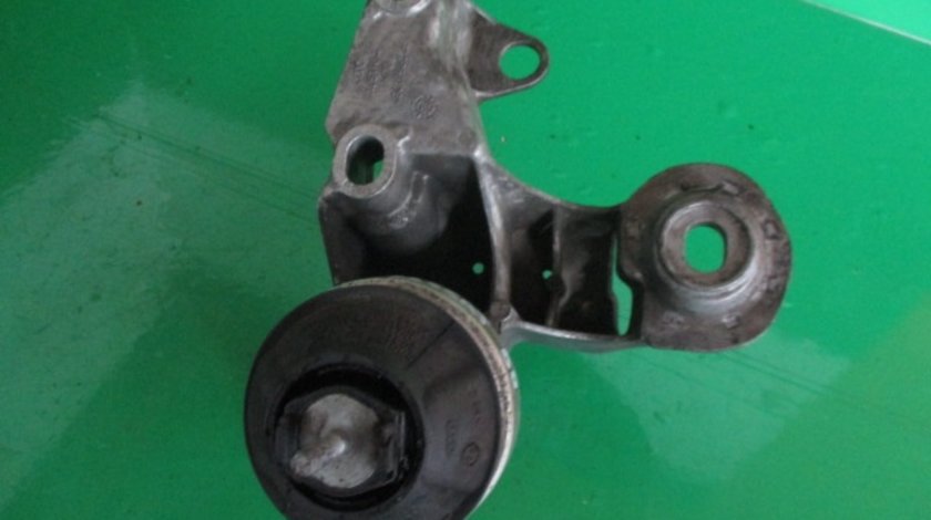 SUPORT / TAMPON MOTOR DREAPTA COD 4B0199352B VW PASSAT B5 FAB. 1997 - 2001