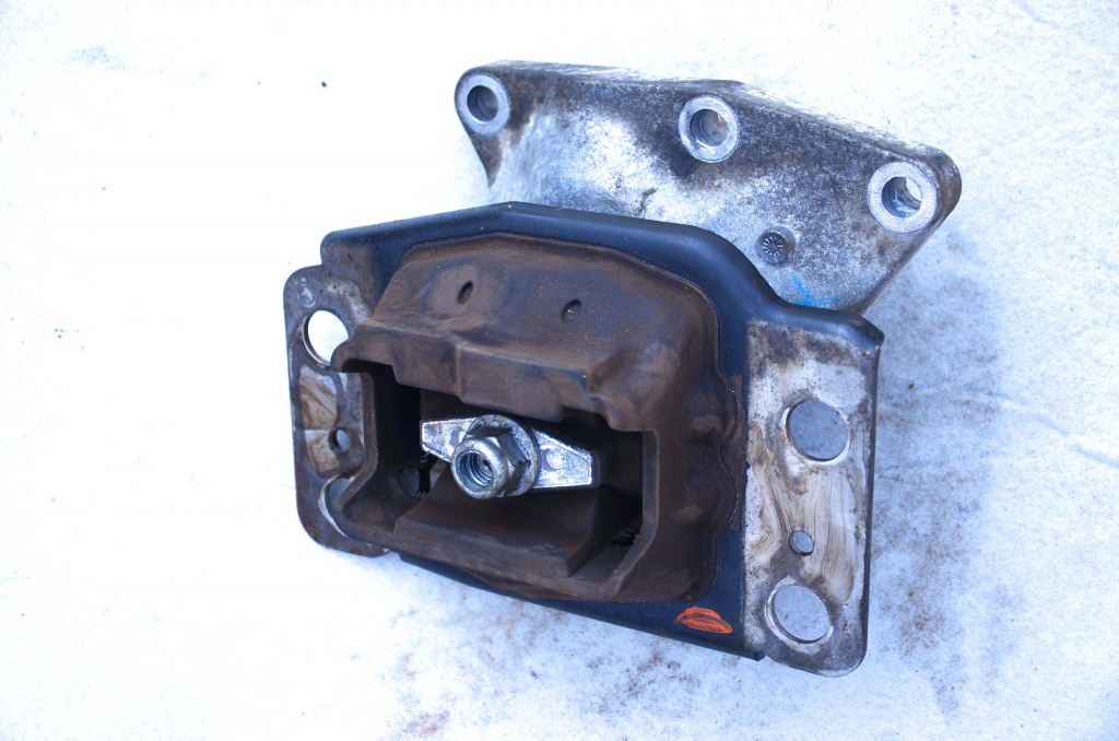 SUPORT + TAMPON MOTOR DREAPTA SAU STANGA MONDEO MK4 2.0 TDCI 140CP 2008