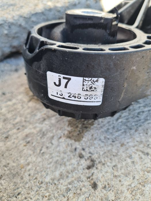 Suport tampon motor fata 13248599 Opel Astra J Chevrolet Cruze 1.4 1.6