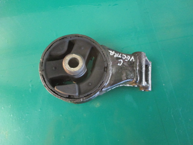 SUPORT / TAMPON MOTOR OPEL VECTRA C 1.9 CDTI FAB. 2002 – 2009 ⭐⭐⭐⭐⭐