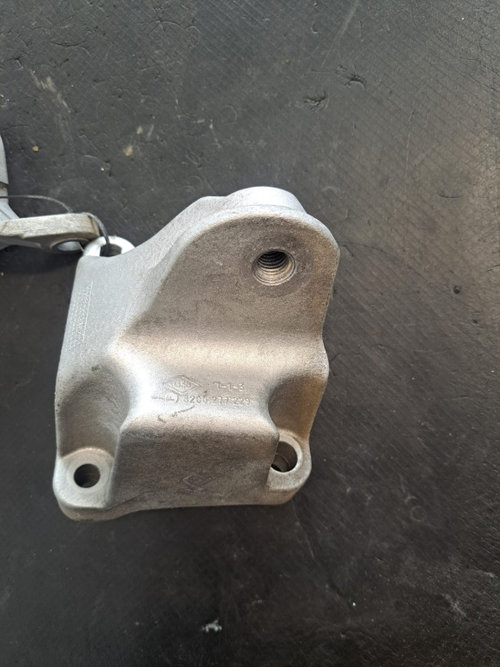 Suport tampon motor Renault Megane 2 1.5 DCI 2002 - 2008 - COD 8200277229