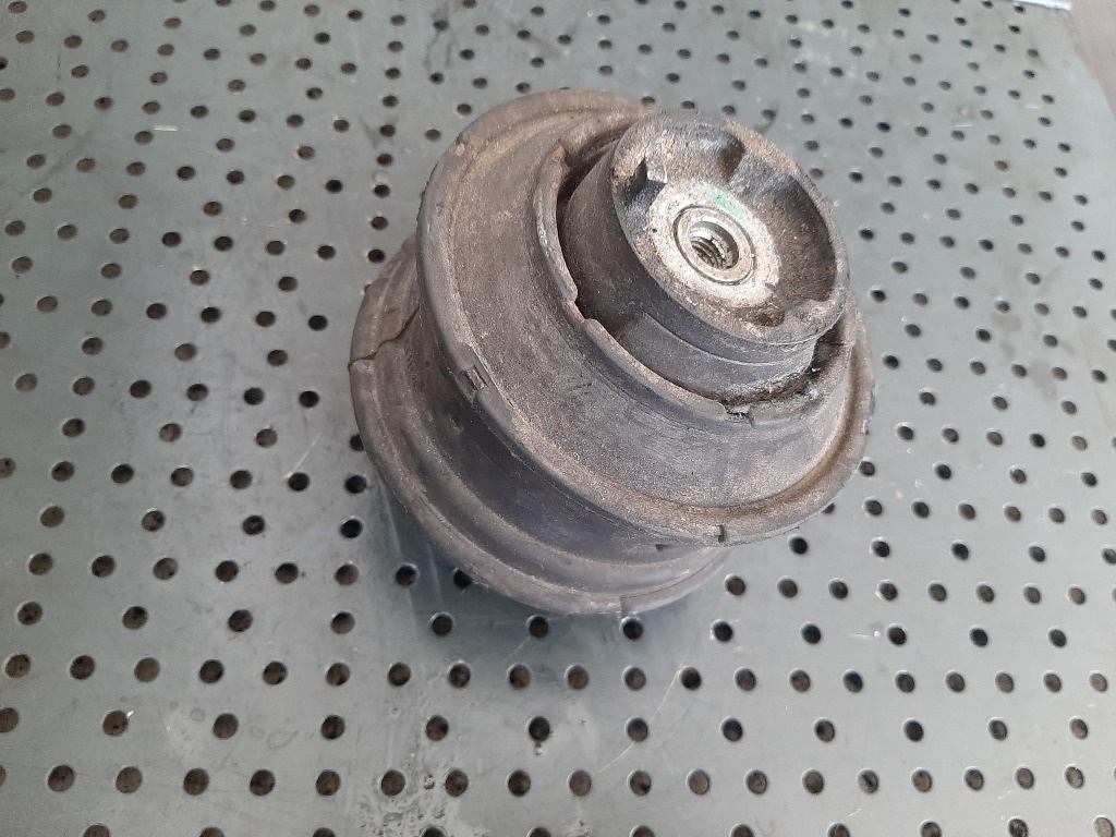 Suport tampon motor stanga 2.2 cdi 611962 mercedes c-class w203 2102400617