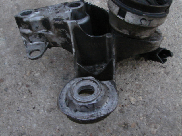 Suport tampon motor stanga Audi A6 4B/C5 [1997 - 2001] Sedan 2.4 MT (165 hp) AGA