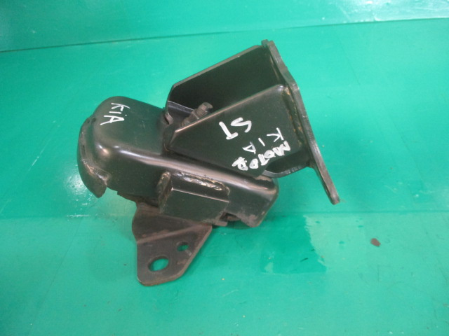 SUPORT / TAMPON MOTOR STANGA KIA SORENTO 1 2.5 CRDI 4x4 FAB. 2002 – 2009 ⭐⭐⭐⭐⭐