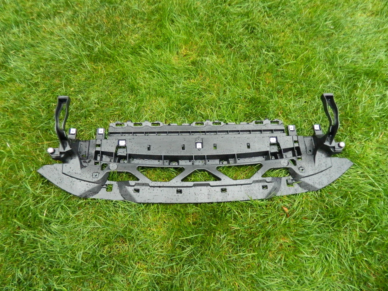 Suport trager radiator Porsche Macan cod 95B805241J