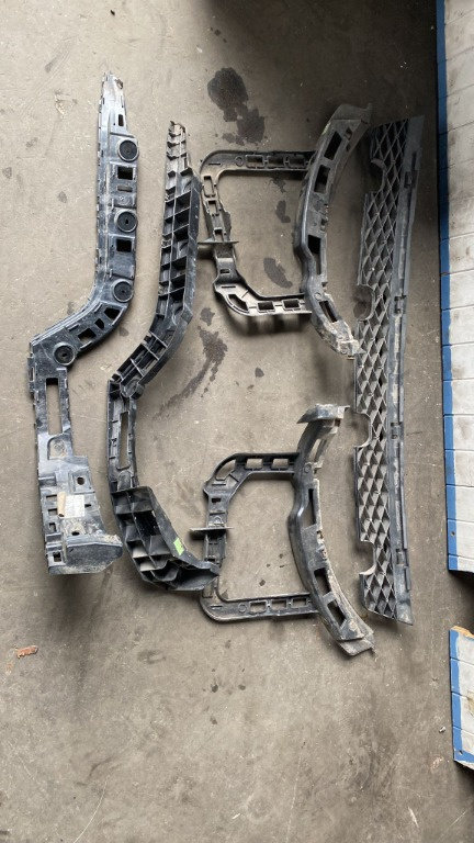 Suporti bara spate Vw Passat B7 2.0 TDI , cod motor CFC ,combi , an 2012 cod 3AF807393
